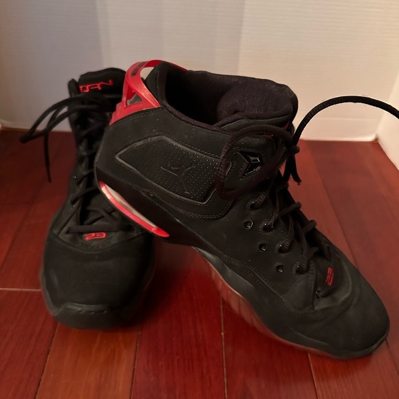 NIKE Air Jordan B'Loyal 'Black Varsity Red' - Picture 2 of 5